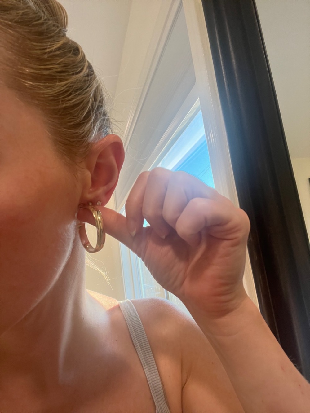 Brandy Melville Gold Hoop Earrings - Picture 4 of 4